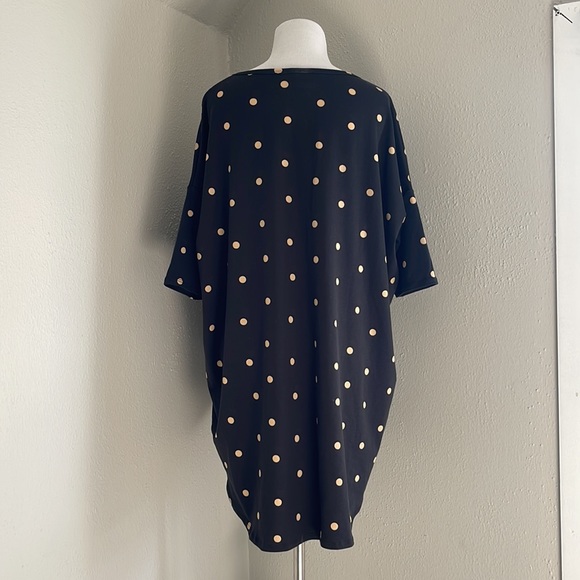 🆕NWT LuLaRoe Irma Polka Dots High-Low Top - Picture 4 of 5